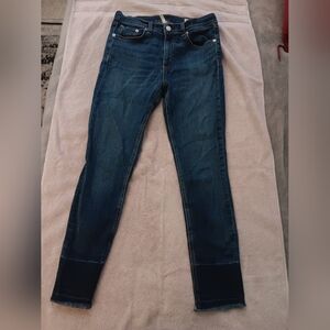 Rag & Bone 10 inch Capri Skinny Jeans. Size 28.
